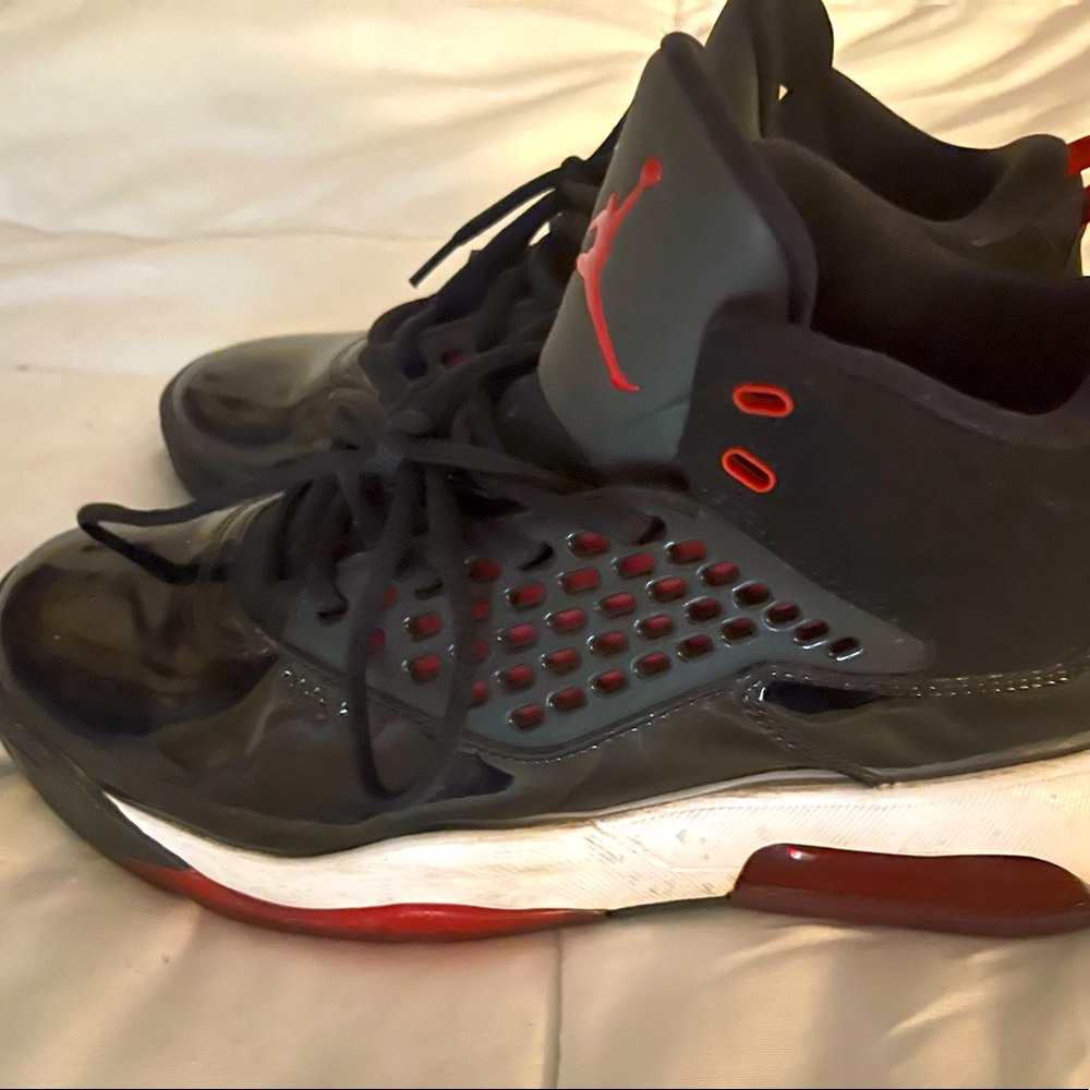 Basketball sneakers